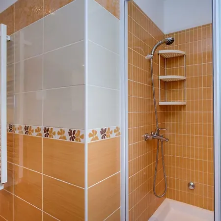 Kon-tiki Apartment Mali Losinj
