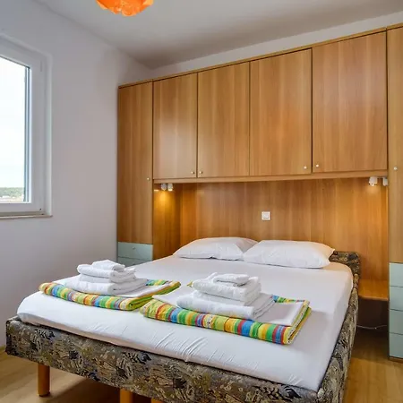 Kon-tiki Apartment *