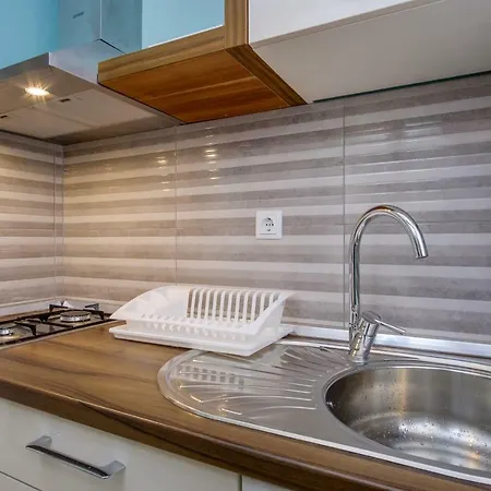 Kon-tiki Apartment Mali Losinj