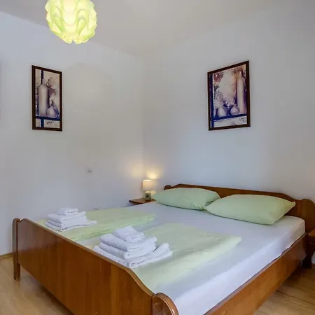 Kon-tiki Apartment