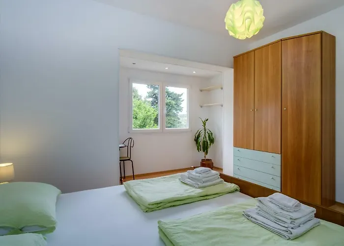 Kon-tiki Apartment *
